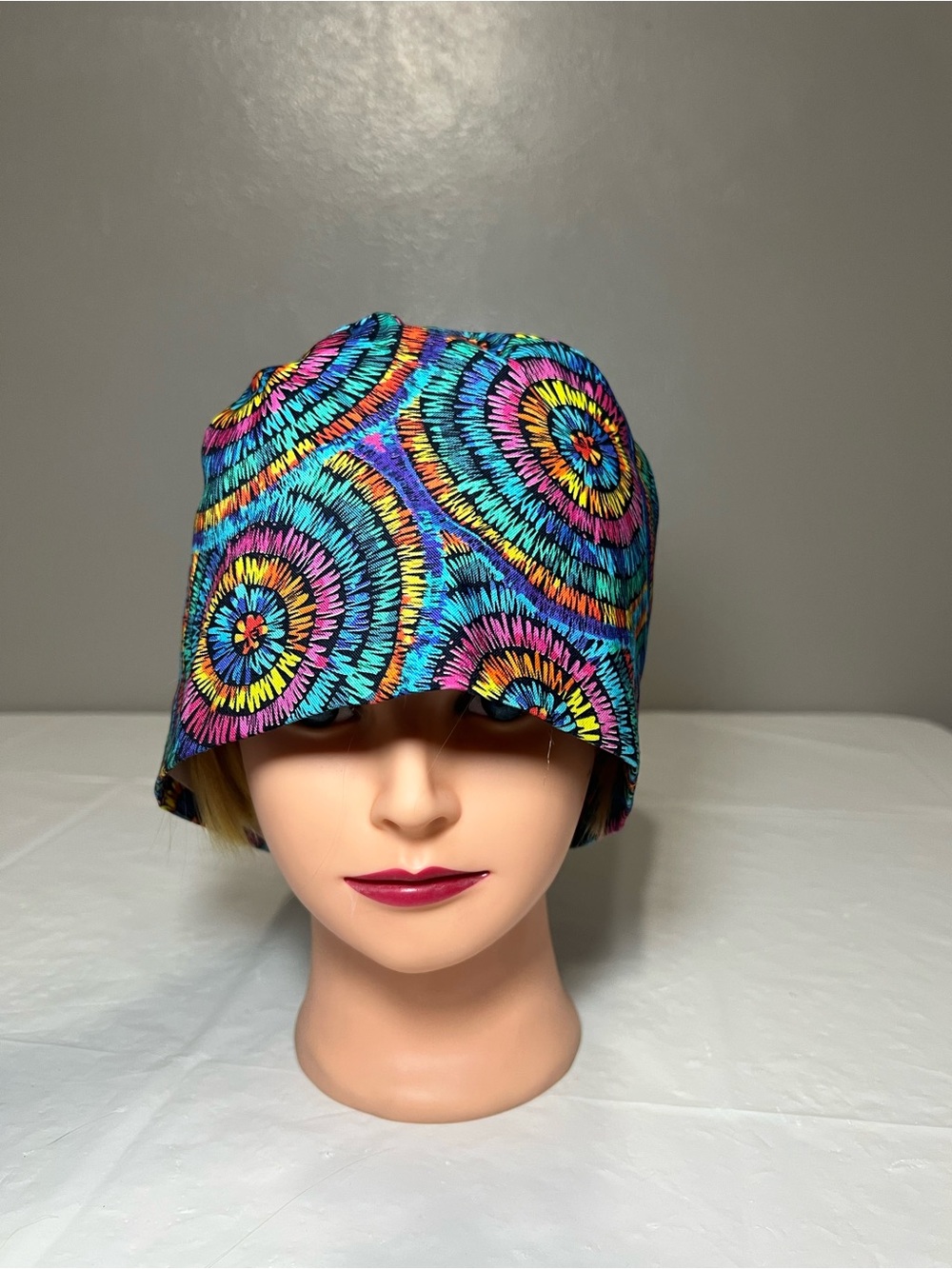 NWT Taylor Made Colorful Scub Hat